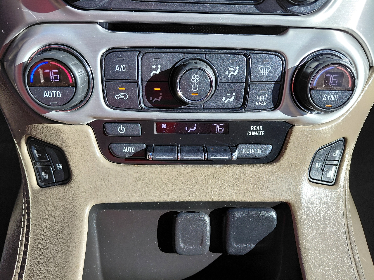 GMC Yukon XL SLT 2WD 2017