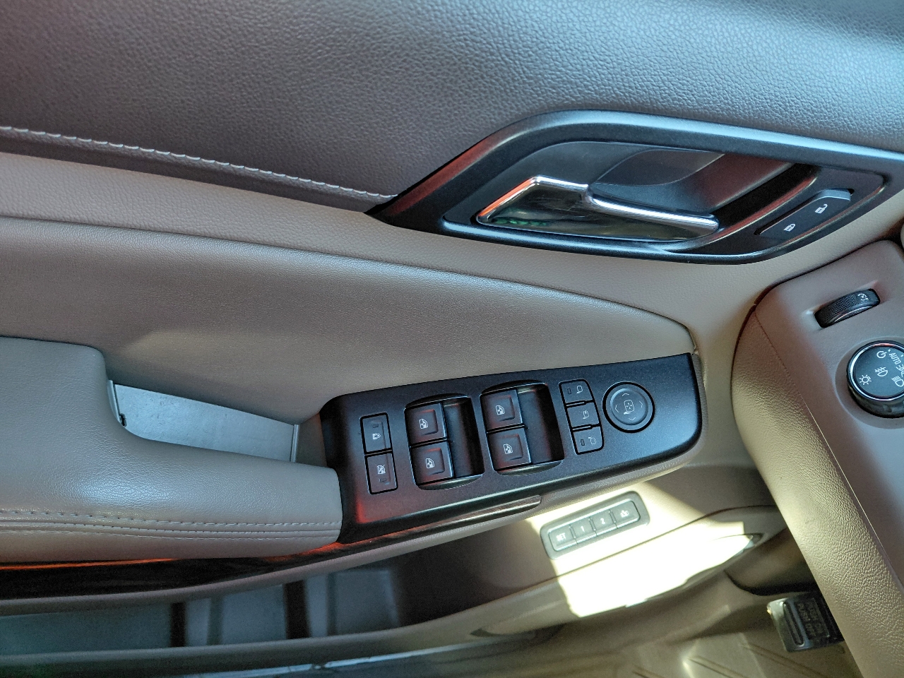 GMC Yukon XL SLT 2WD 2017