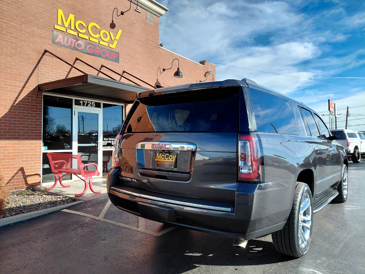 GMC Yukon XL Denali 4WD 2017