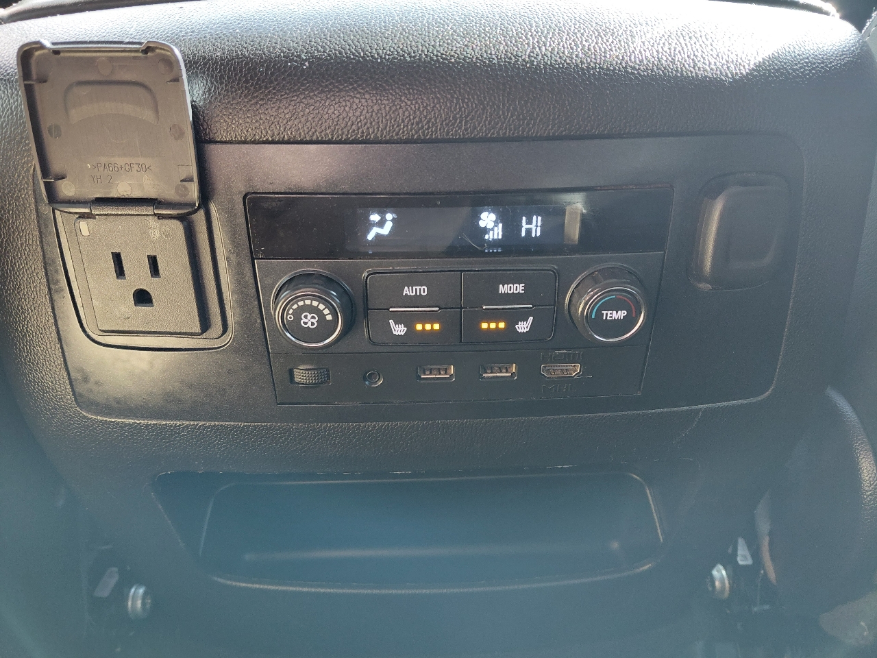 GMC Yukon XL Denali 4WD 2017