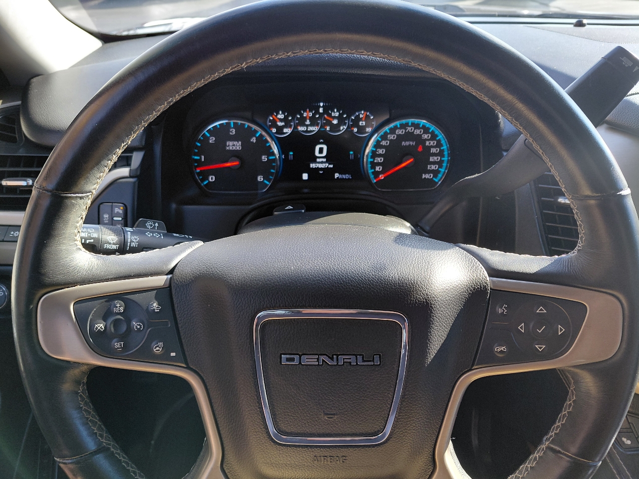 GMC Yukon XL Denali 4WD 2017