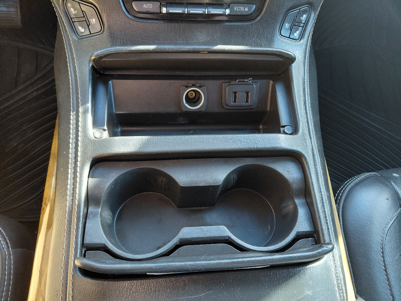 GMC Yukon XL Denali 4WD 2017