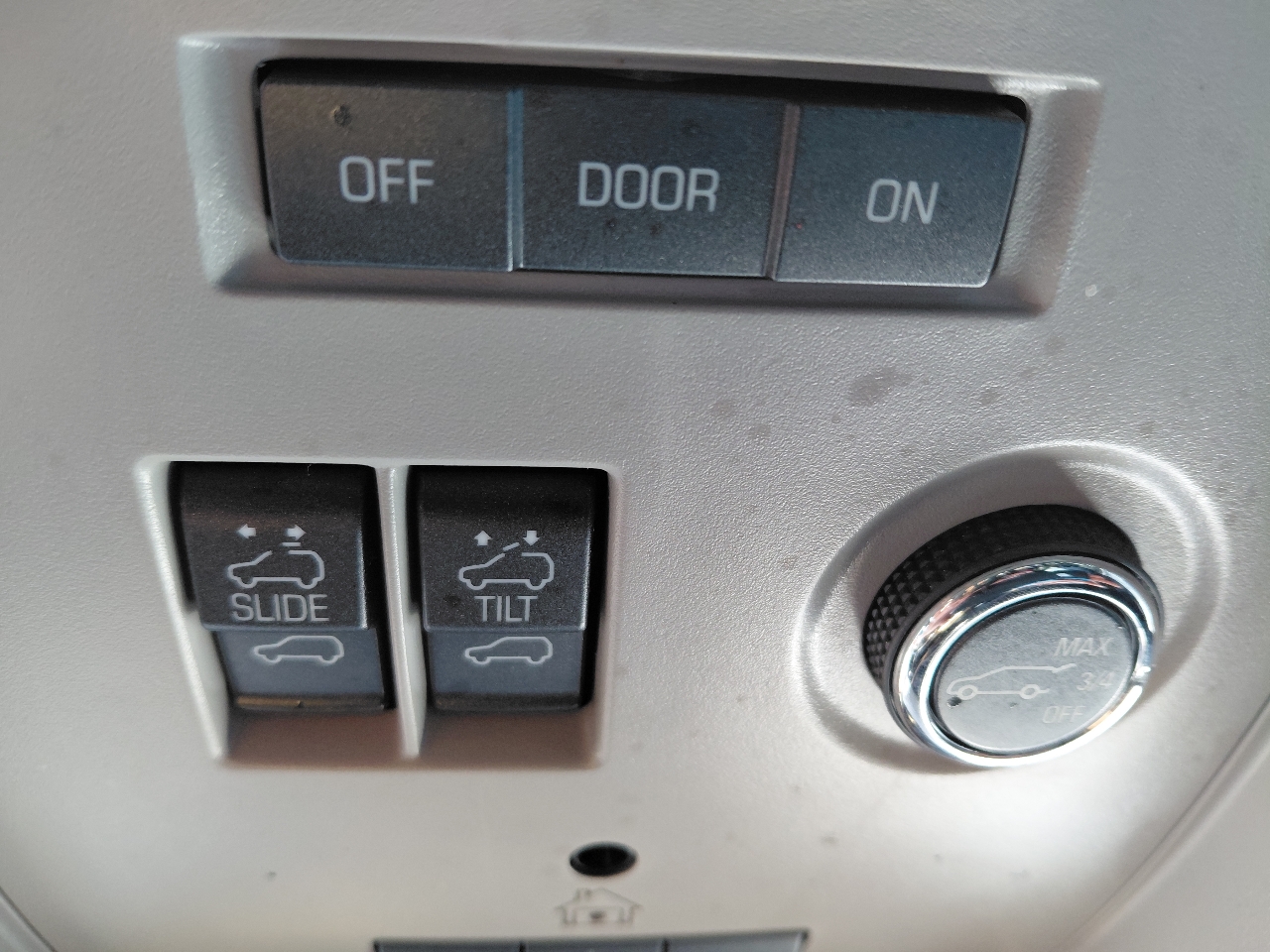 GMC Yukon XL Denali 4WD 2017