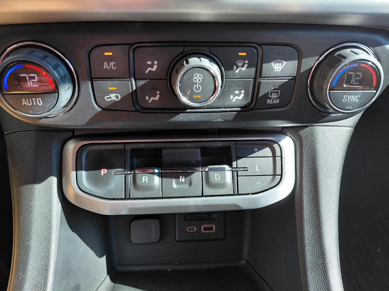 GMC Acadia Denali AWD 2021