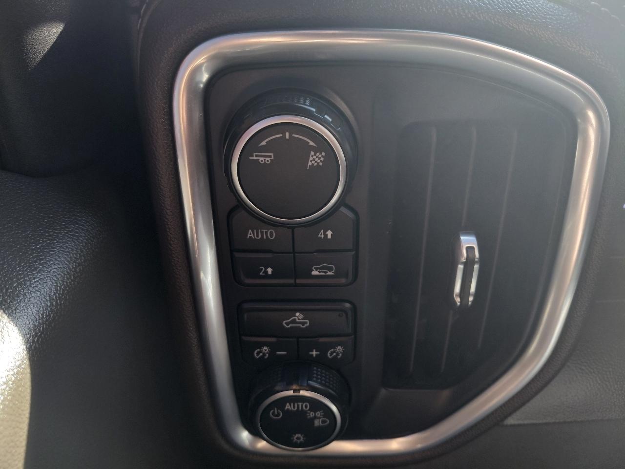 Chevrolet Silverado 1500 4WD Crew Cab 147" LT 2019