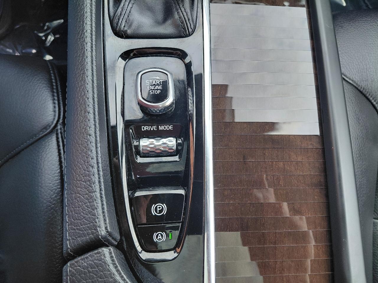 Volvo XC90 T6 Momentum AWD 2018