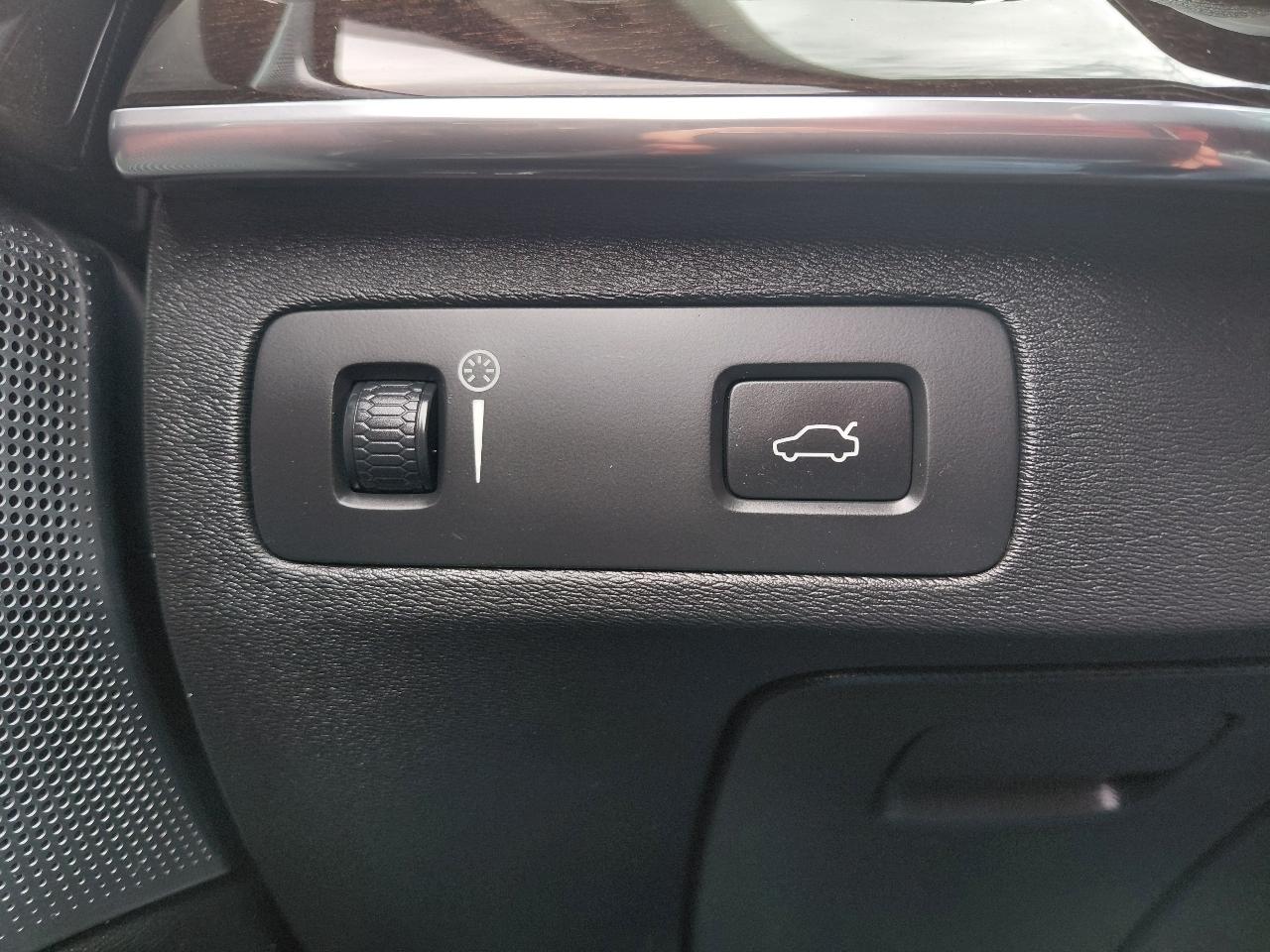 Volvo XC90 T6 Momentum AWD 2018