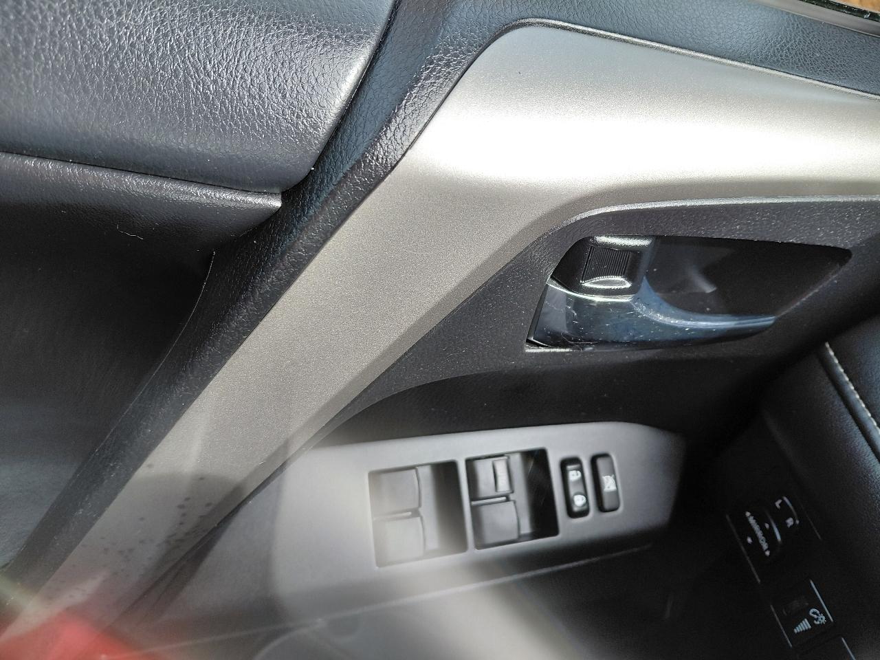 Toyota RAV4 XLE AWD 2018