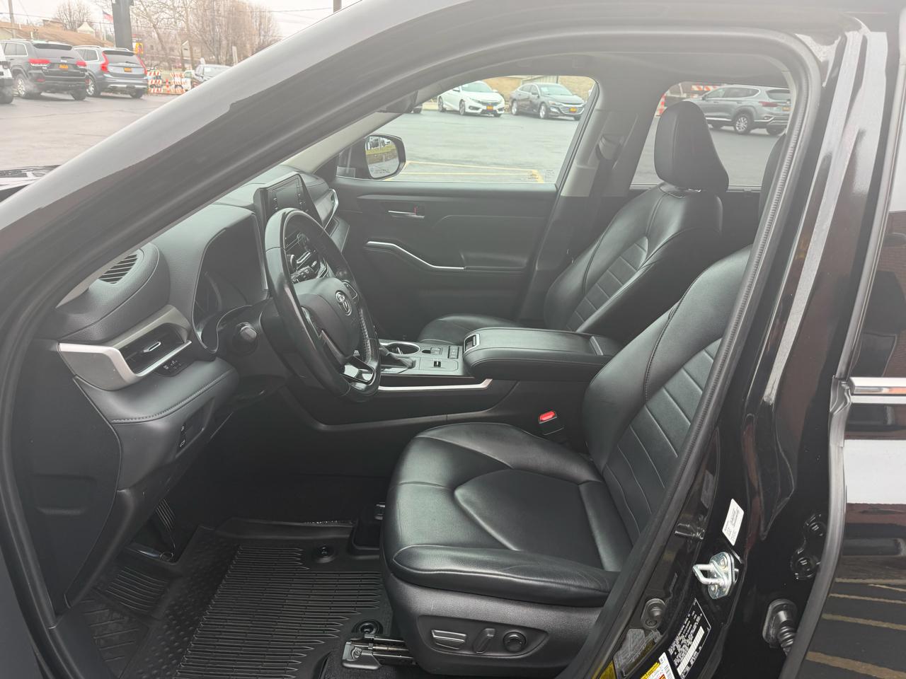 Toyota Highlander Hybrid XLE AWD (Natl) 2020