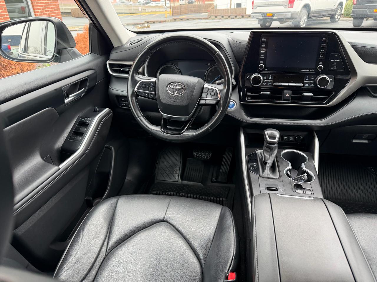 Toyota Highlander Hybrid XLE AWD (Natl) 2020