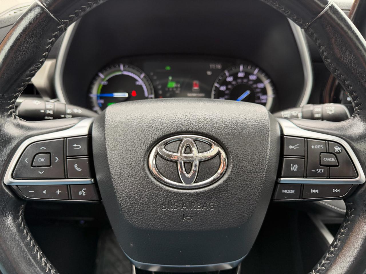 Toyota Highlander Hybrid XLE AWD (Natl) 2020