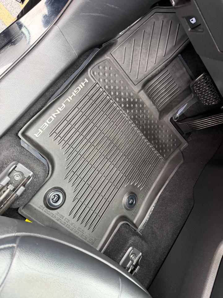 Toyota Highlander Hybrid XLE AWD (Natl) 2020