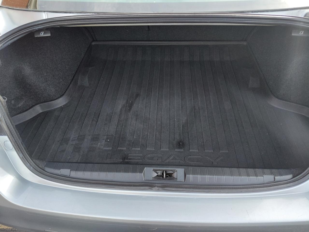 Subaru Legacy 4dr Sdn 2.5i Limited 2016