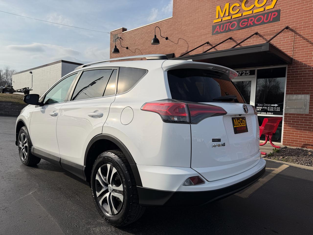 Toyota RAV4 LE AWD 2016