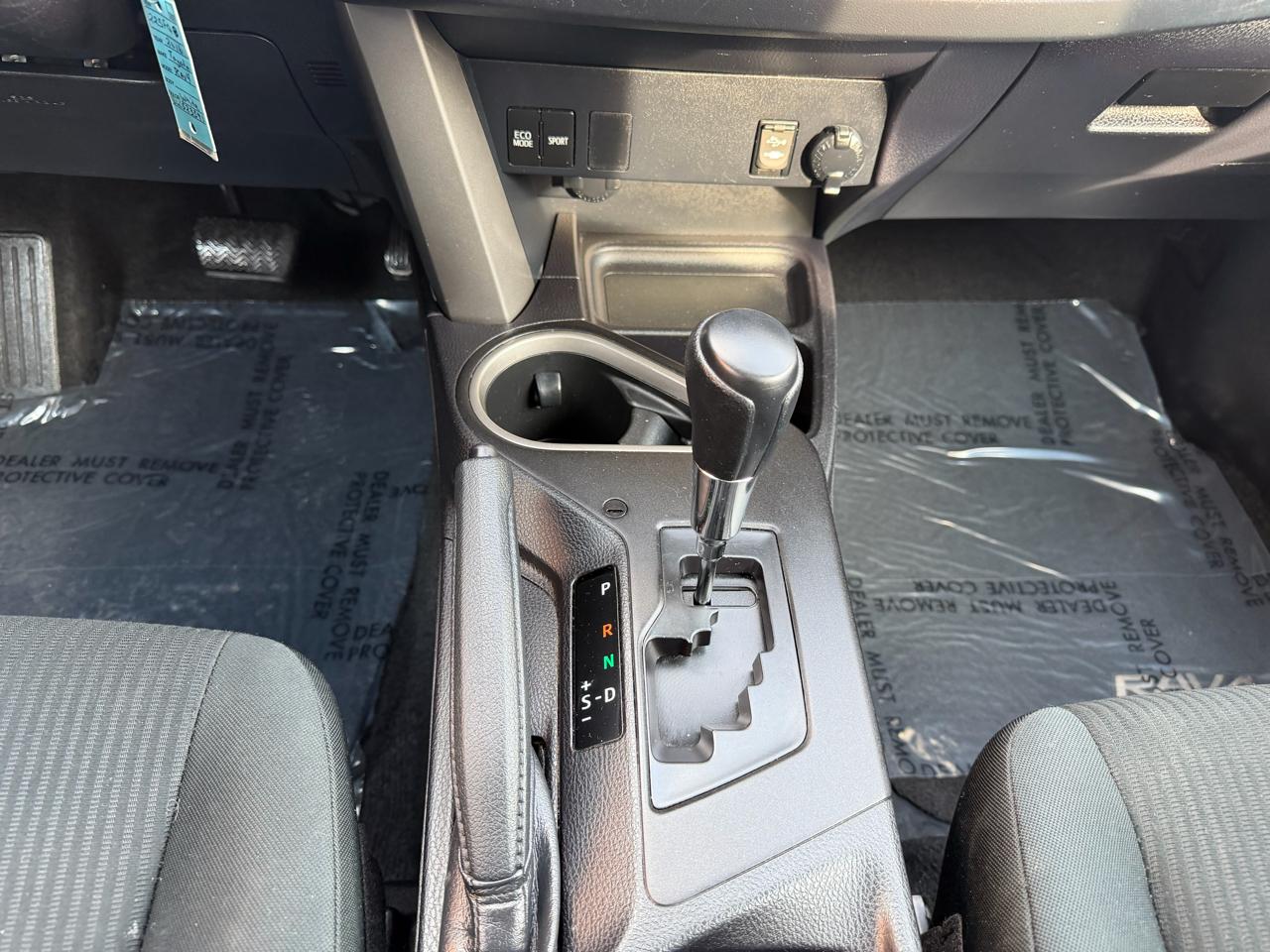 Toyota RAV4 LE AWD 2016