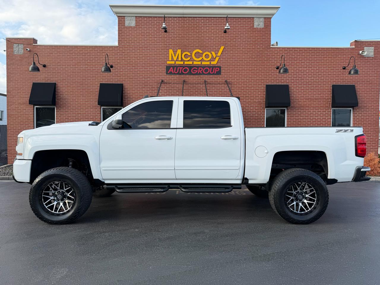 Chevrolet Silverado 1500 4WD Crew Cab 143.5" LT w/2LT 2017