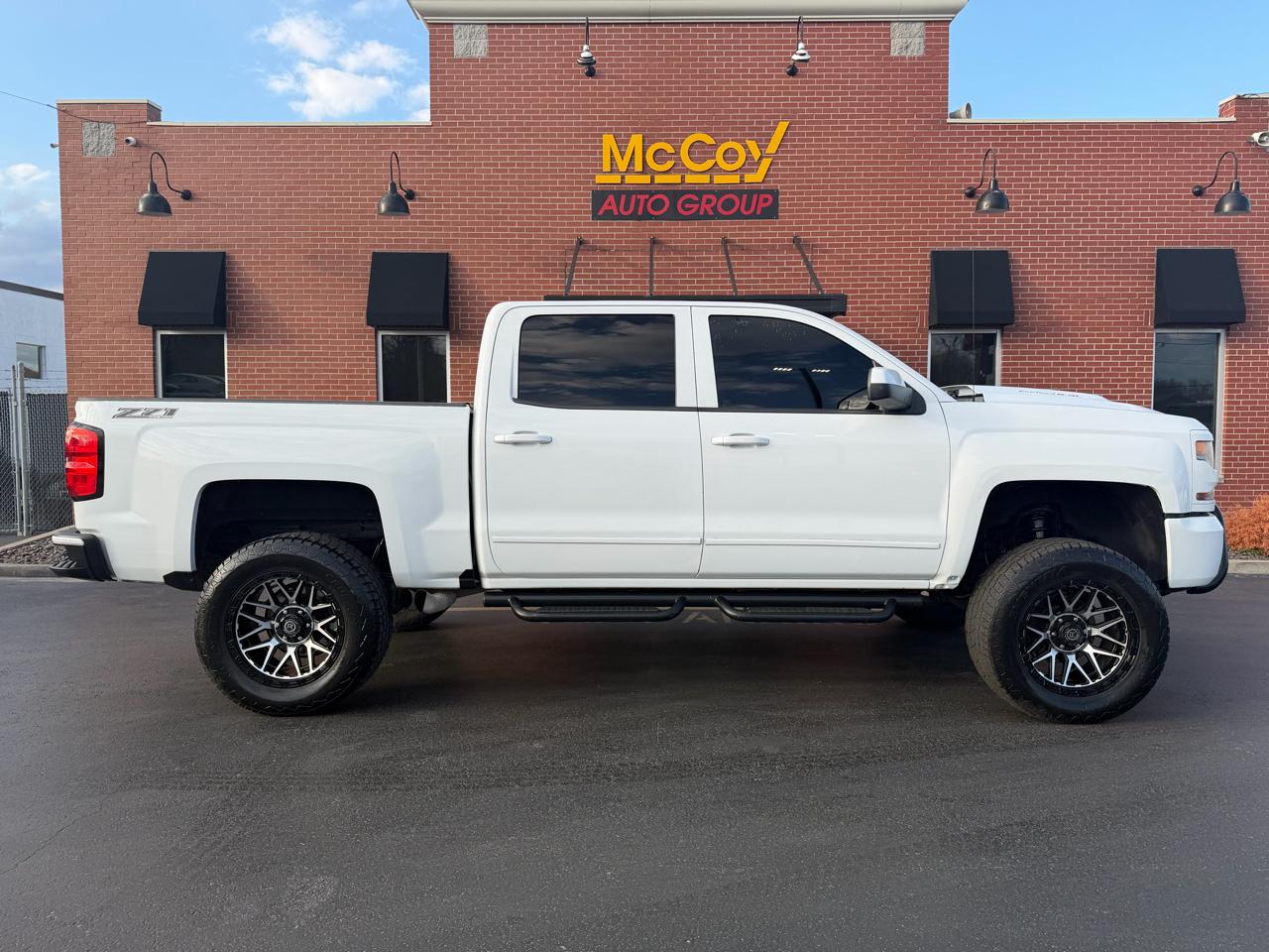 Chevrolet Silverado 1500 4WD Crew Cab 143.5" LT w/2LT 2017