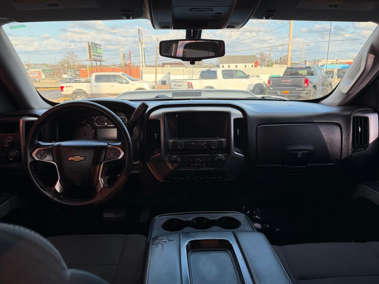 Chevrolet Silverado 1500 4WD Crew Cab 143.5" LT w/2LT 2017