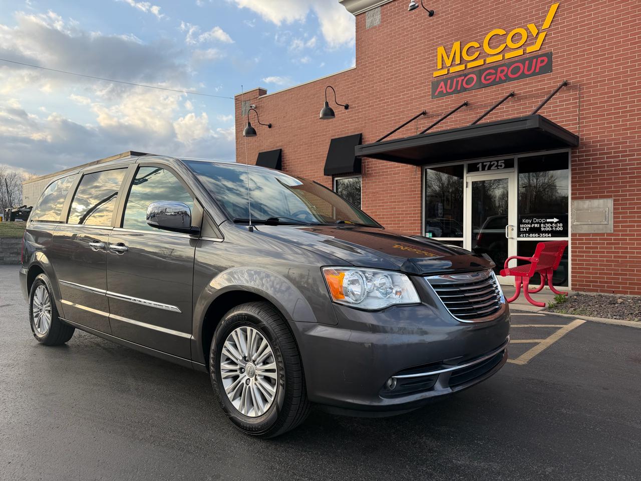 Chrysler Town & Country 4dr Wgn Touring-L Anniversary Edition 2016