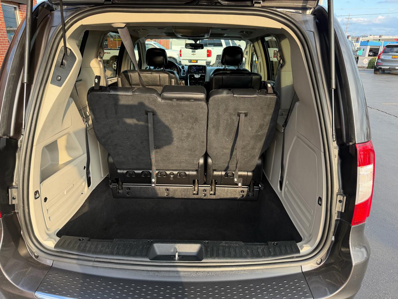 Chrysler Town & Country 4dr Wgn Touring-L Anniversary Edition 2016