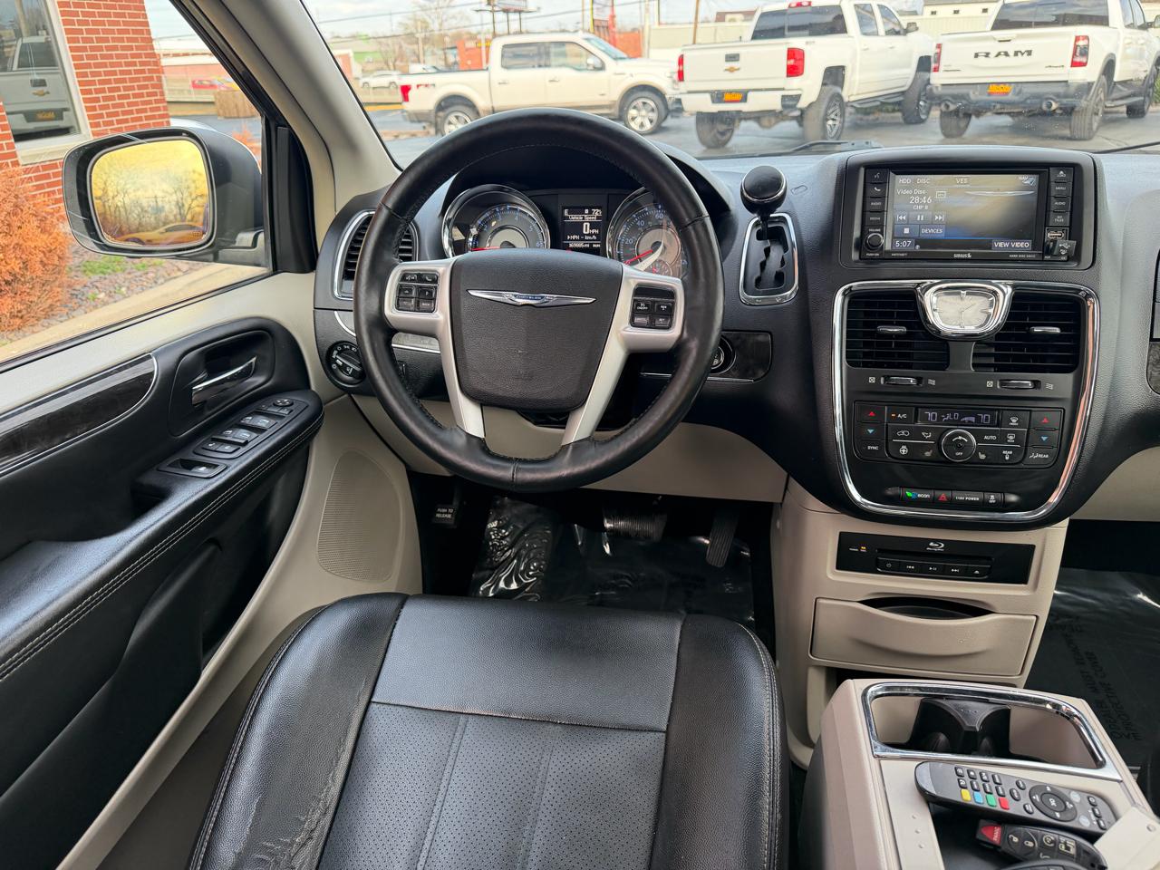 Chrysler Town & Country 4dr Wgn Touring-L Anniversary Edition 2016