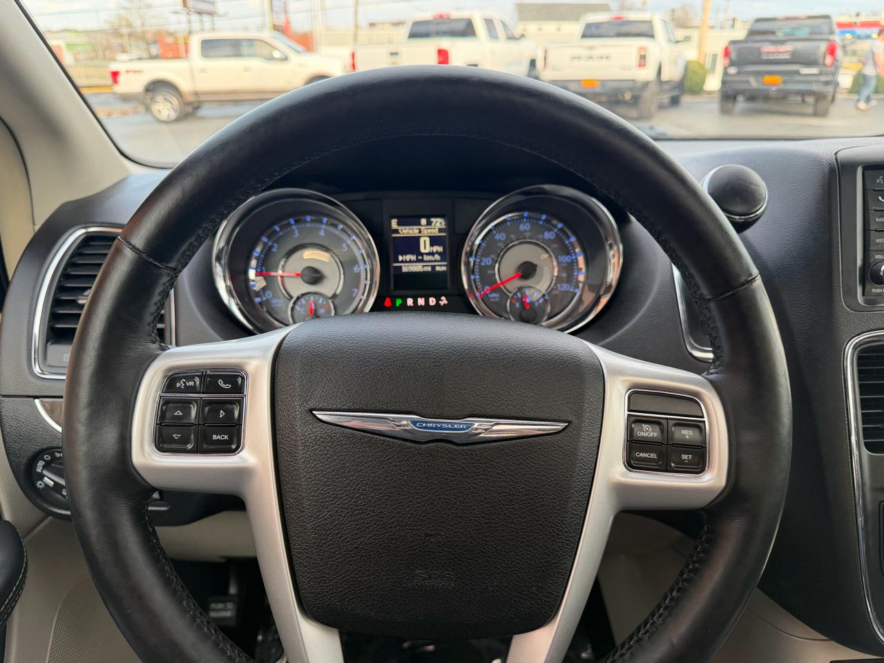 Chrysler Town & Country 4dr Wgn Touring-L Anniversary Edition 2016