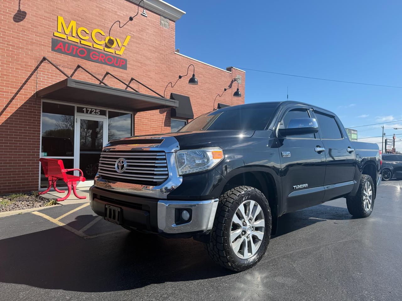 Toyota Tundra 4WD Limited CrewMax 5.5' Bed 5.7L FFV (Natl) 2017