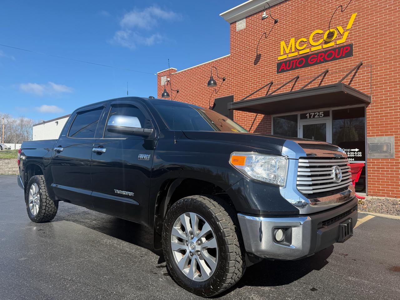 Toyota Tundra 4WD Limited CrewMax 5.5' Bed 5.7L FFV (Natl) 2017