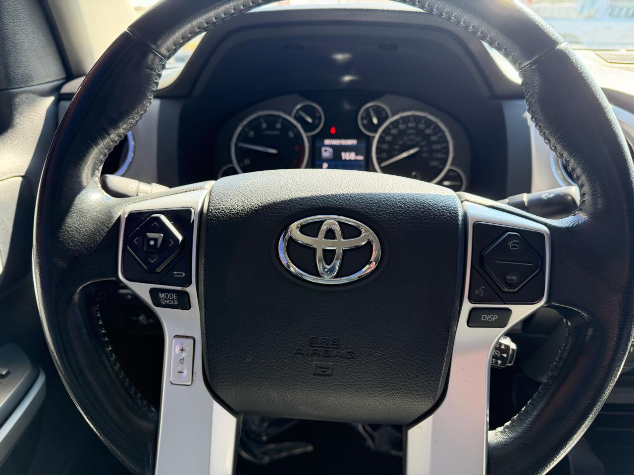 Toyota Tundra 4WD Limited CrewMax 5.5' Bed 5.7L FFV (Natl) 2017