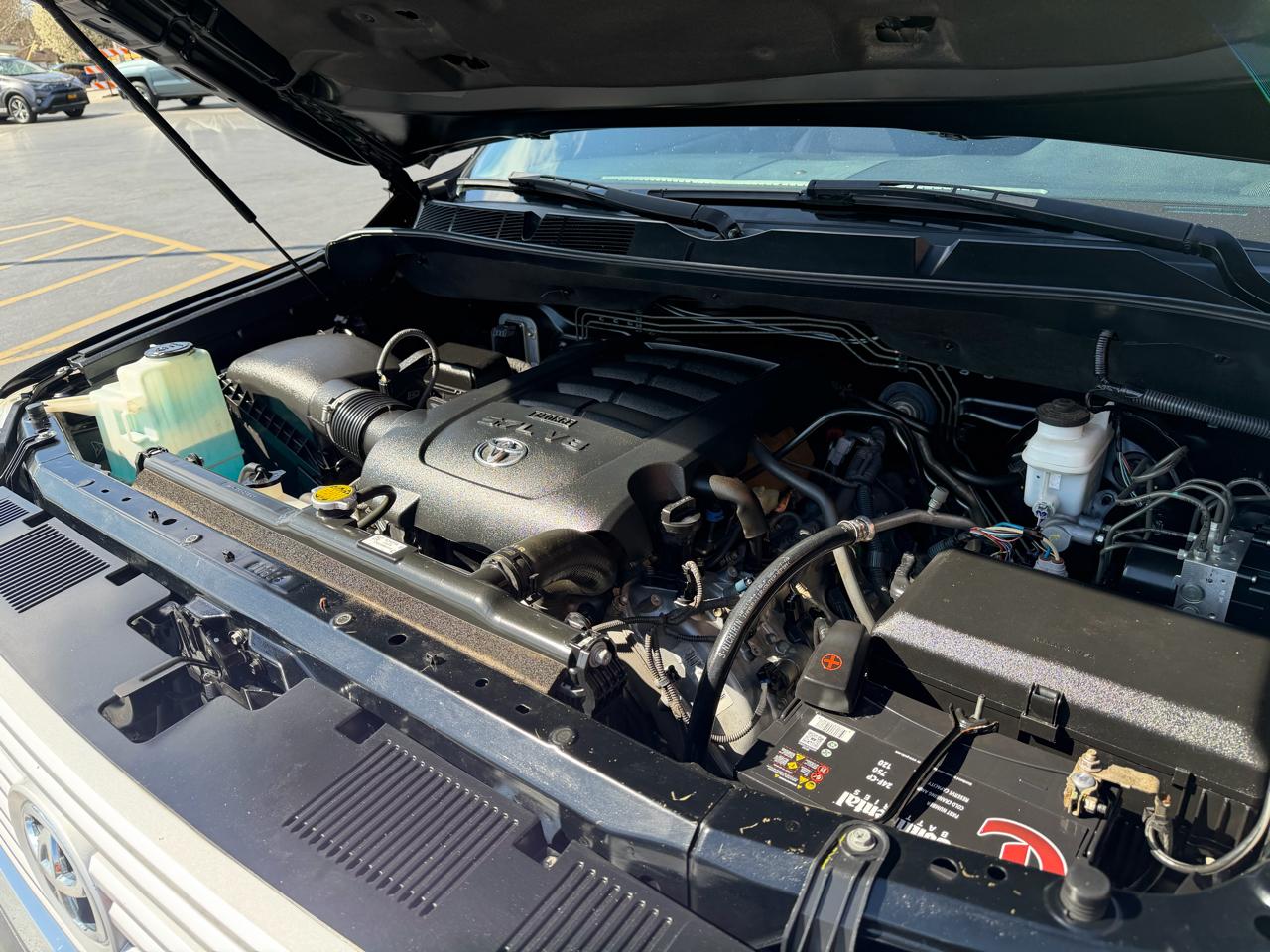 Toyota Tundra 4WD Limited CrewMax 5.5' Bed 5.7L FFV (Natl) 2017