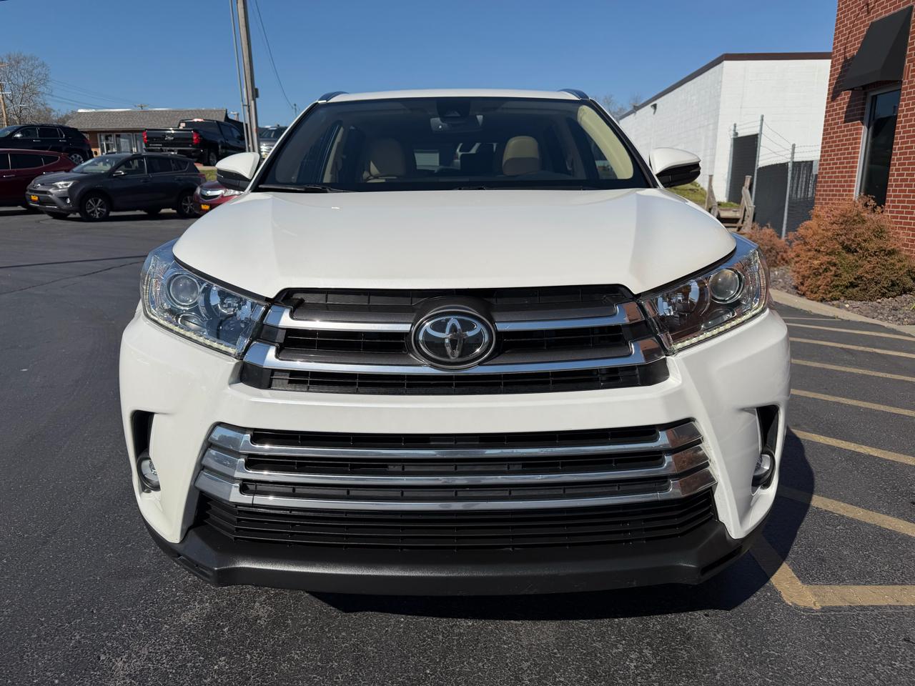 Toyota Highlander Limited FWD V6 2019
