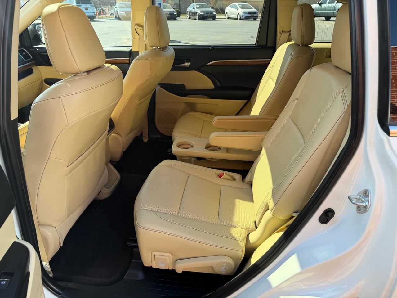 Toyota Highlander Limited FWD V6 2019