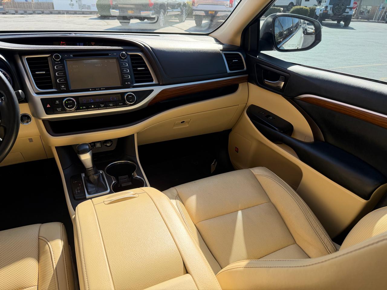 Toyota Highlander Limited FWD V6 2019