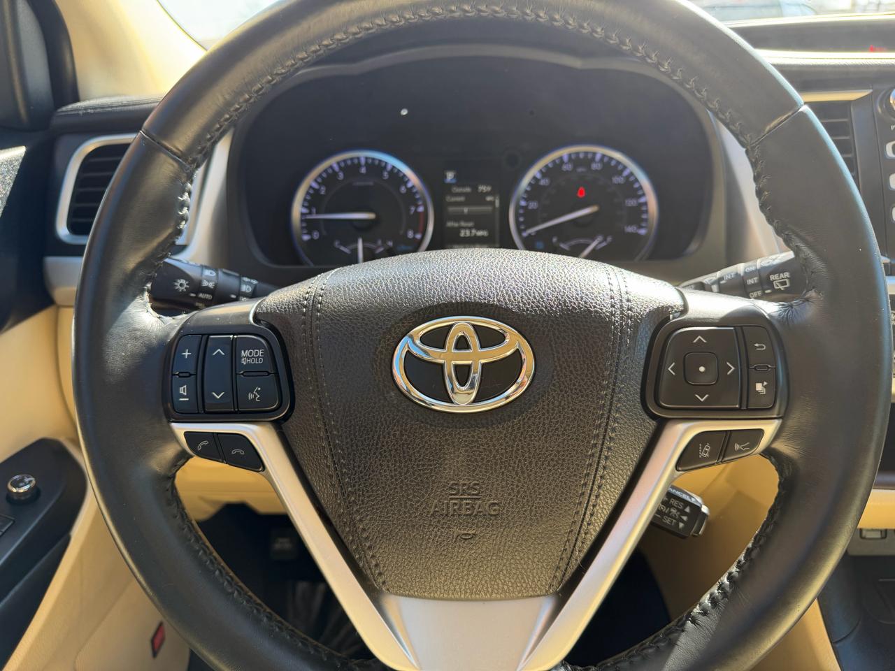 Toyota Highlander Limited FWD V6 2019
