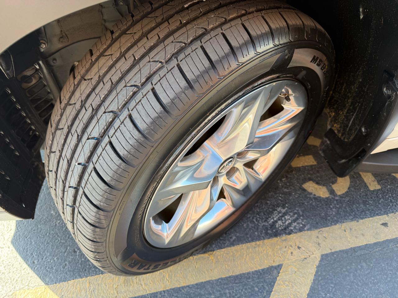 Toyota Highlander Limited FWD V6 2019