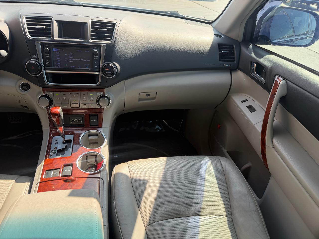 Toyota Highlander Limited 2013