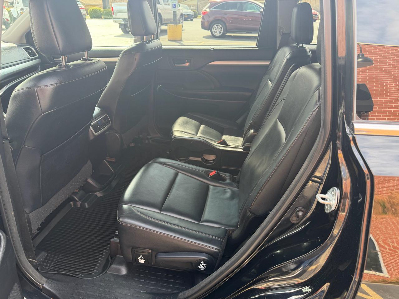 Toyota Highlander XLE V6 AWD (Natl) 2017