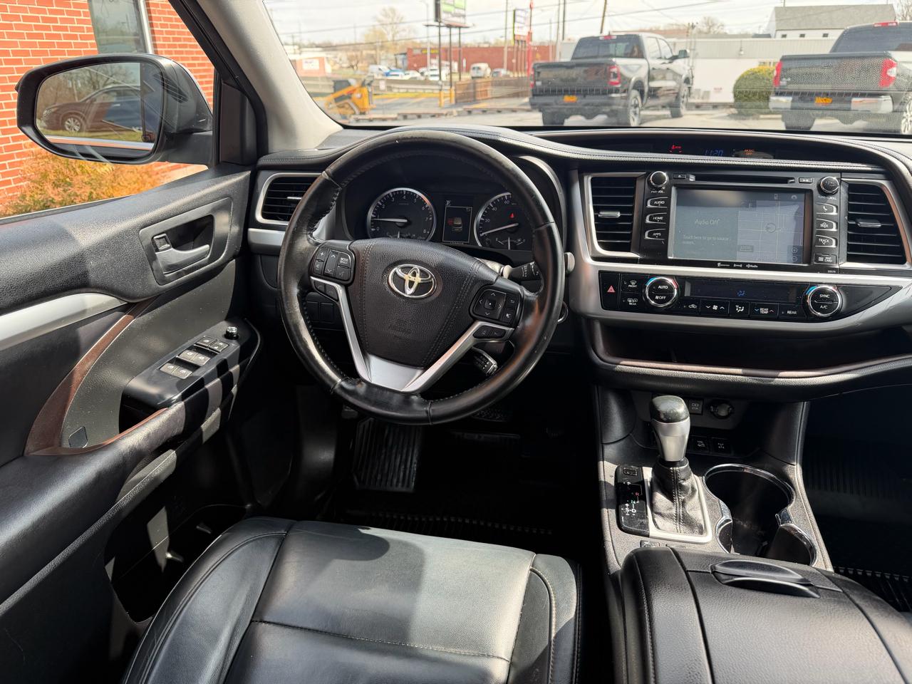 Toyota Highlander XLE V6 AWD (Natl) 2017