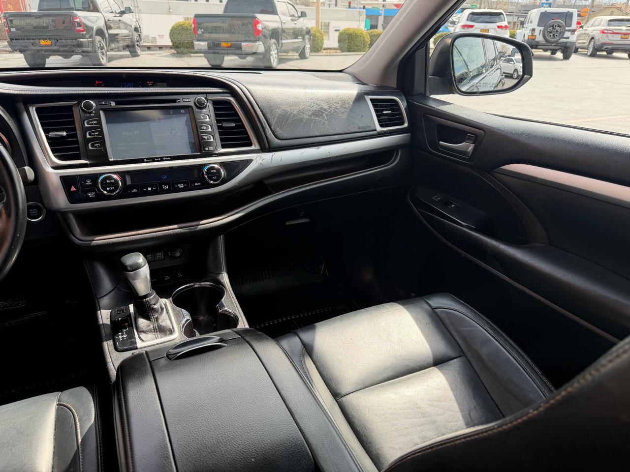 Toyota Highlander XLE V6 AWD (Natl) 2017