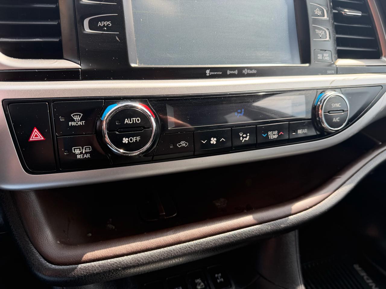 Toyota Highlander XLE V6 AWD (Natl) 2017