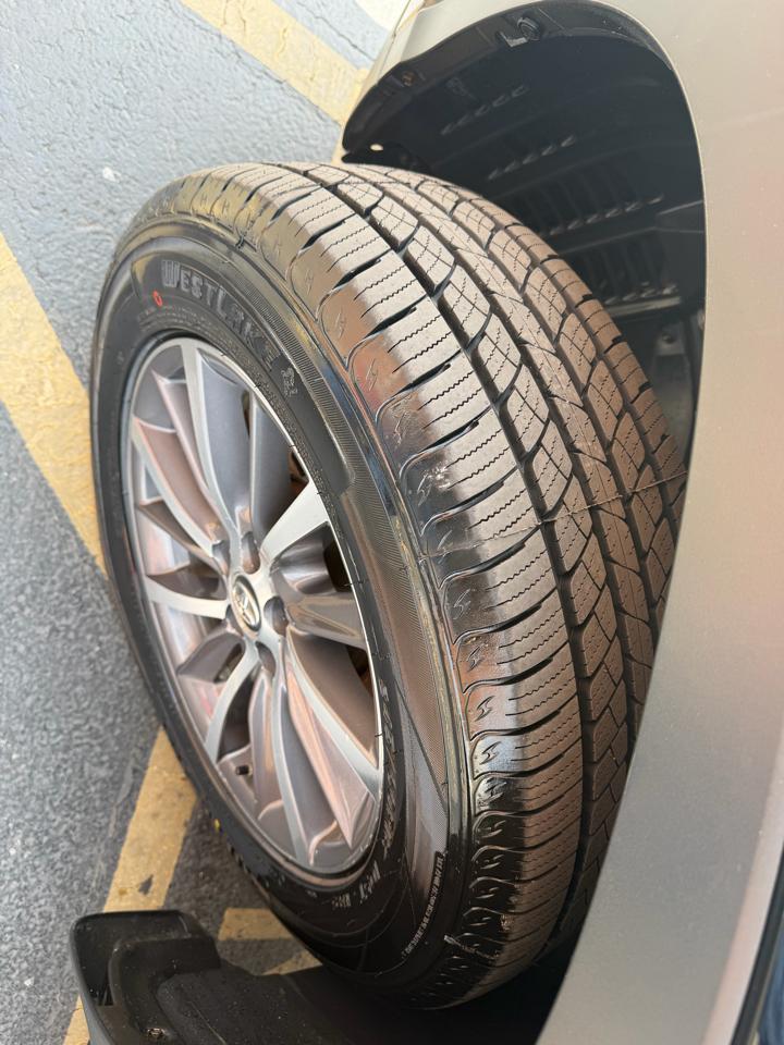 Toyota Highlander XLE V6 AWD (Natl) 2017