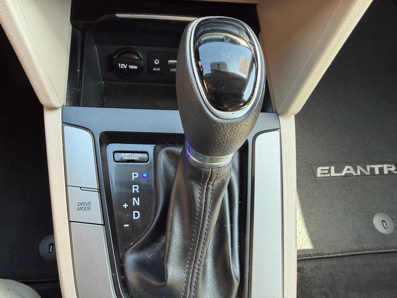 Hyundai Elantra SEL 2018