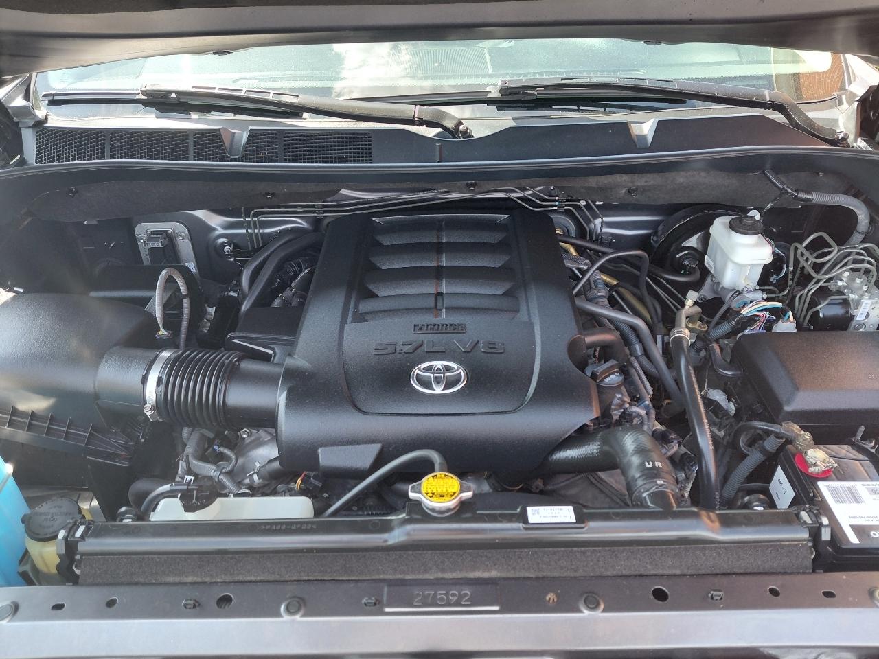 Toyota Tundra 4WD Truck CrewMax 5.7L FFV V8 6-Spd AT LTD (Natl) 2016