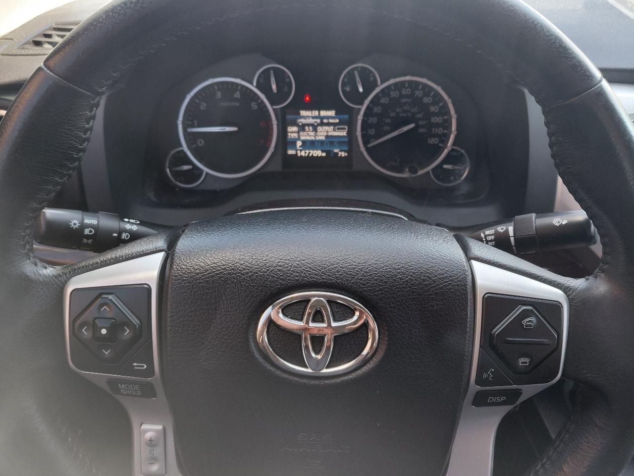 Toyota Tundra 4WD Truck CrewMax 5.7L FFV V8 6-Spd AT LTD (Natl) 2016