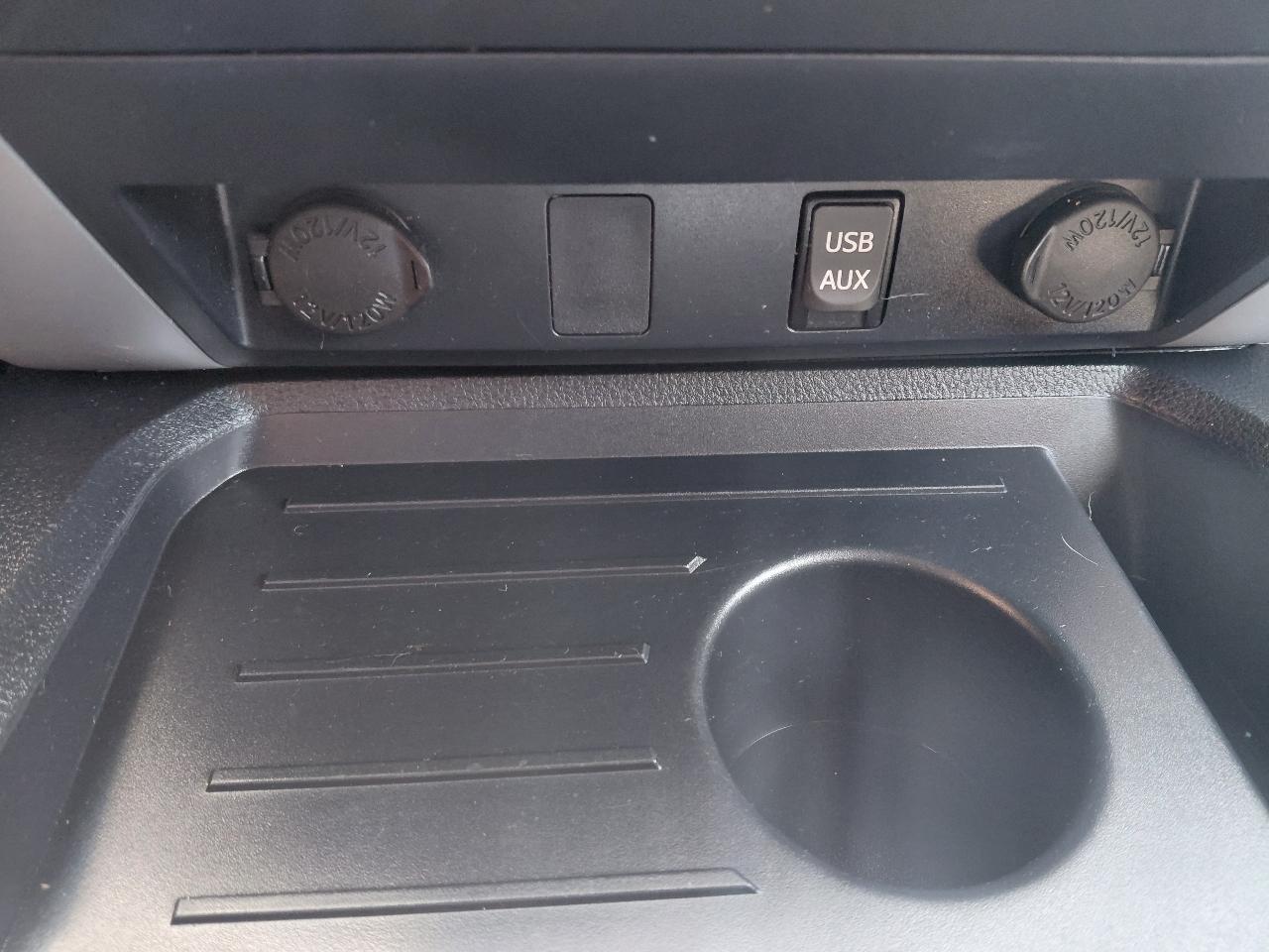 Toyota Tundra 4WD Truck CrewMax 5.7L FFV V8 6-Spd AT LTD (Natl) 2016