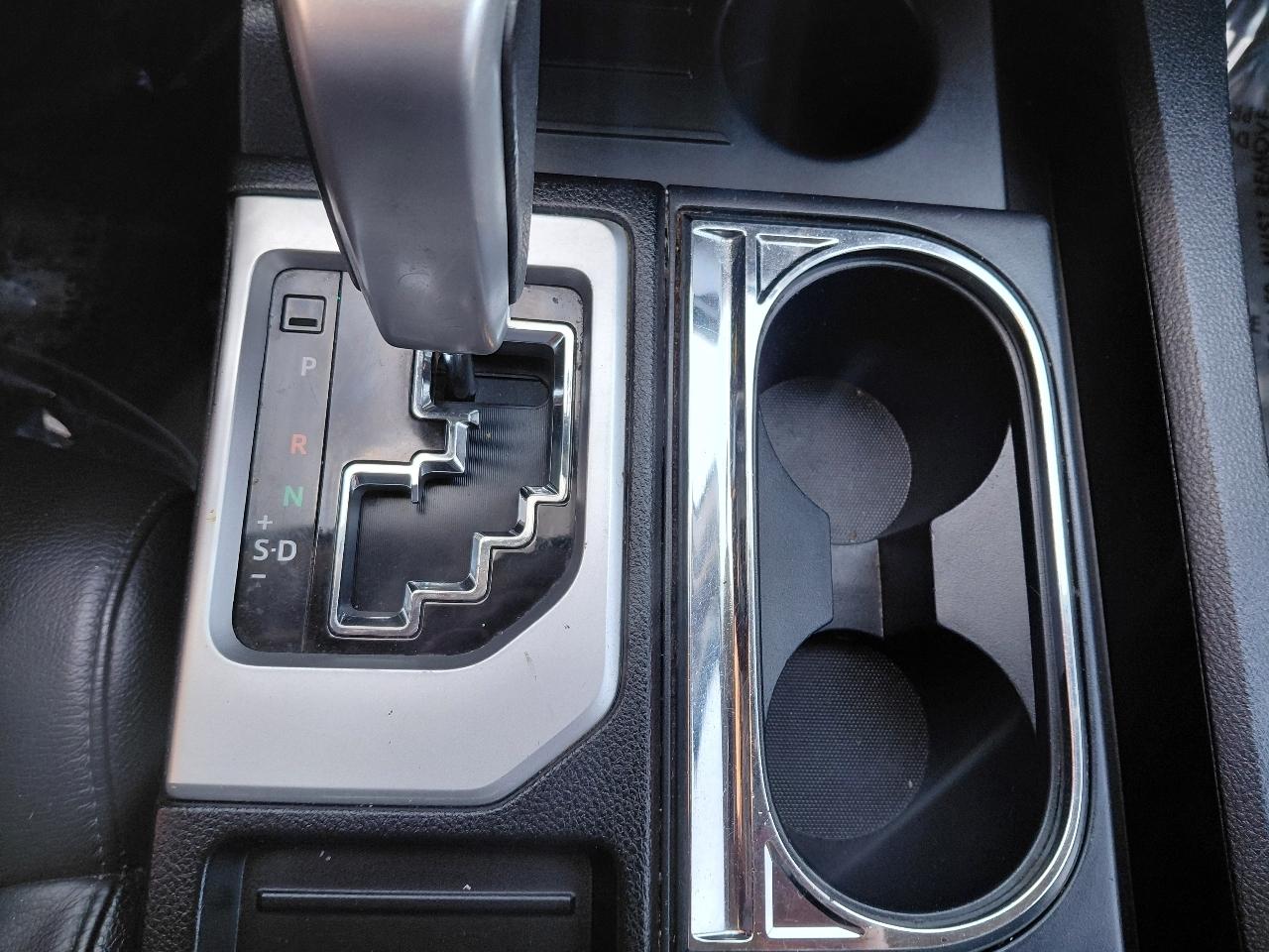 Toyota Tundra 4WD Truck CrewMax 5.7L FFV V8 6-Spd AT LTD (Natl) 2016