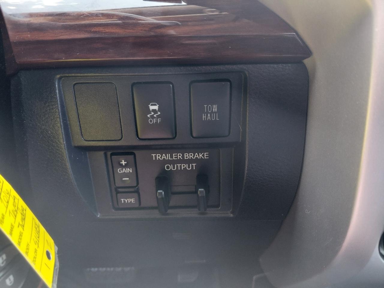 Toyota Tundra 4WD Truck CrewMax 5.7L FFV V8 6-Spd AT LTD (Natl) 2016