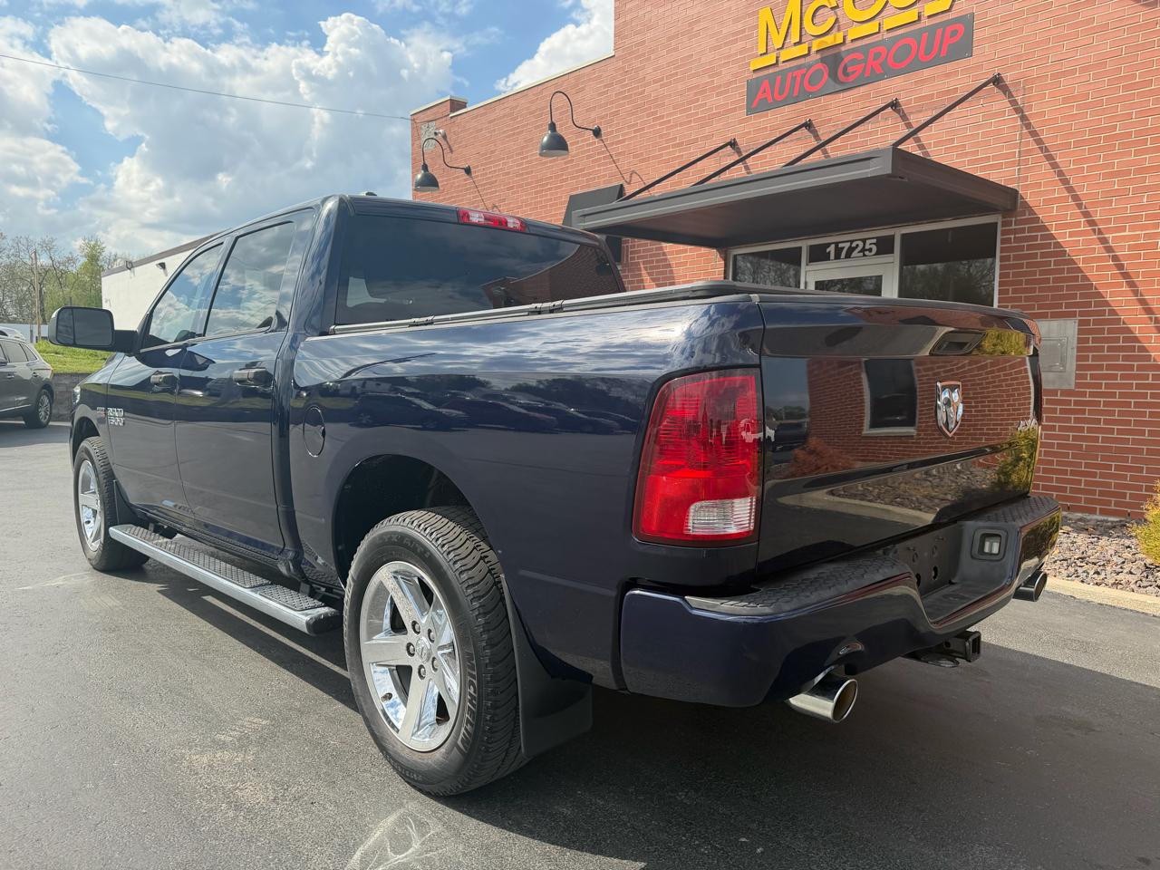 RAM 1500 4WD Crew Cab 140.5" Express 2013