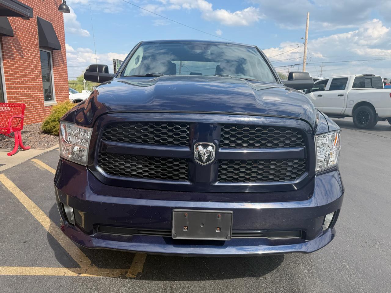 RAM 1500 4WD Crew Cab 140.5" Express 2013