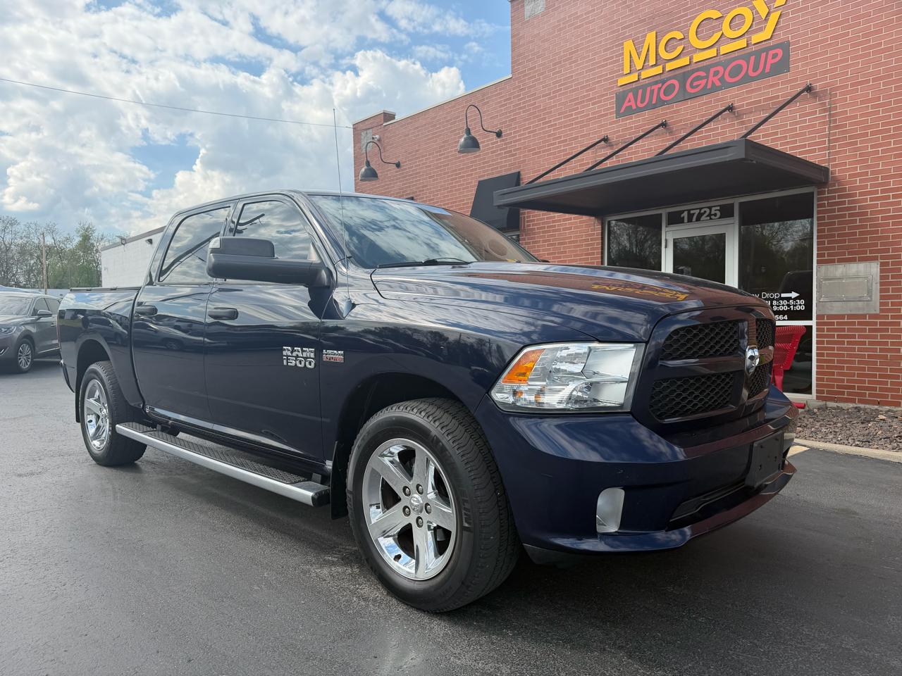 RAM 1500 4WD Crew Cab 140.5" Express 2013